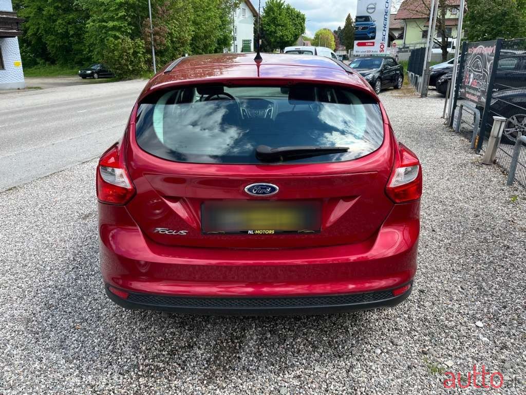 2011' Ford Focus photo #5