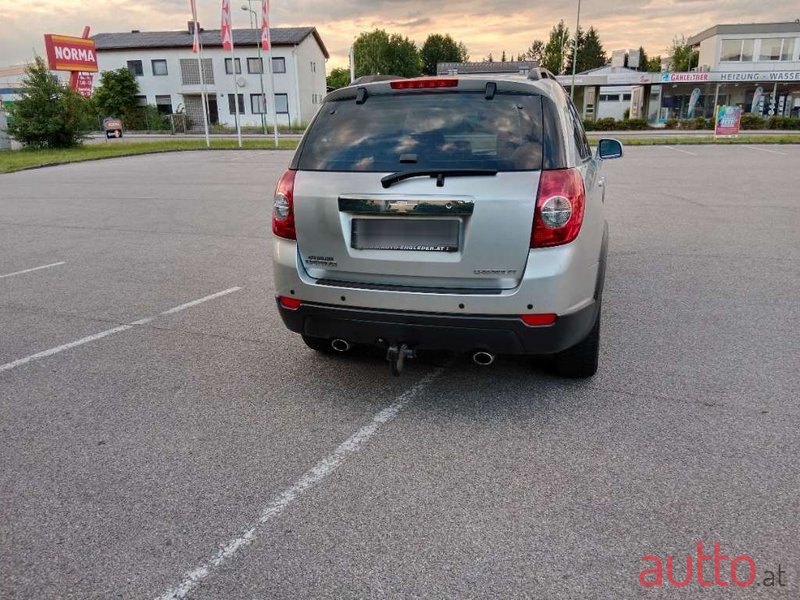 2011' Chevrolet Captiva photo #3