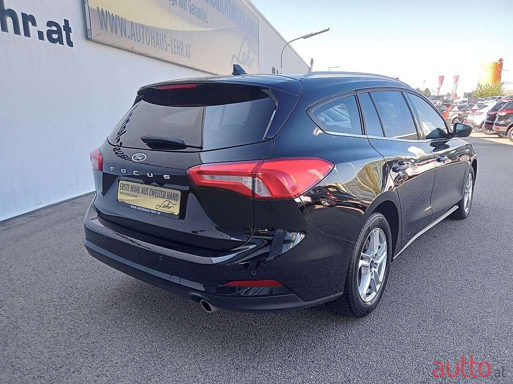 2020' Ford Focus photo #2