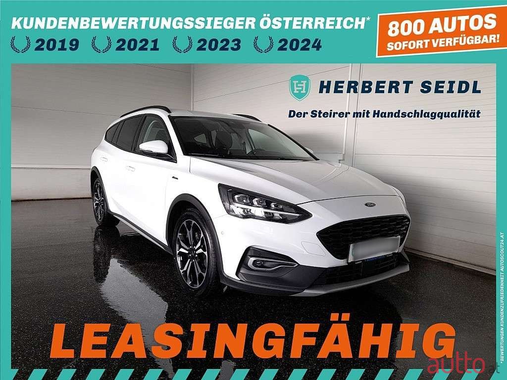 2020' Ford Focus photo #1
