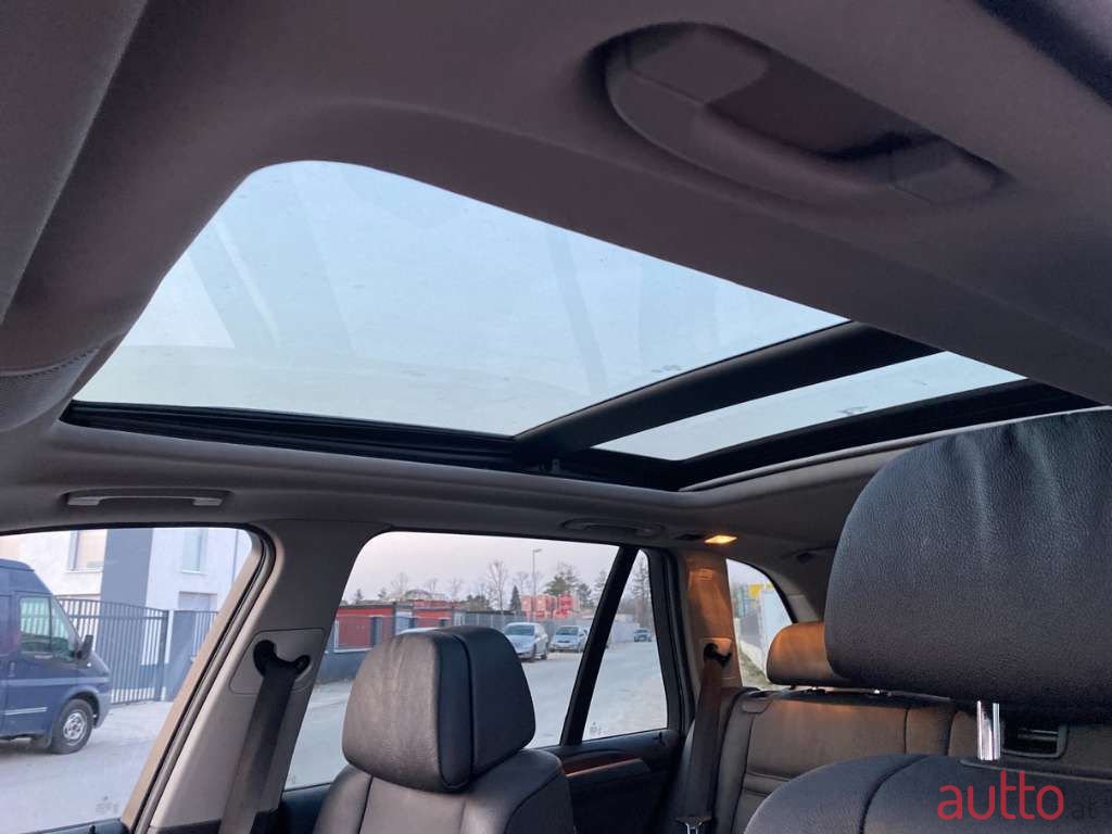 2010' BMW X5 photo #6