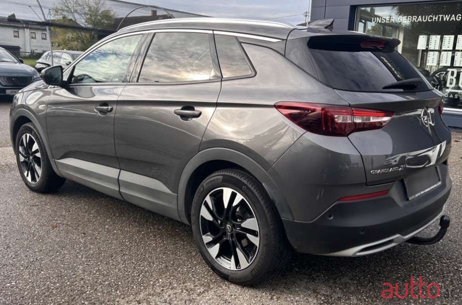 2018' Opel Grandland X photo #3