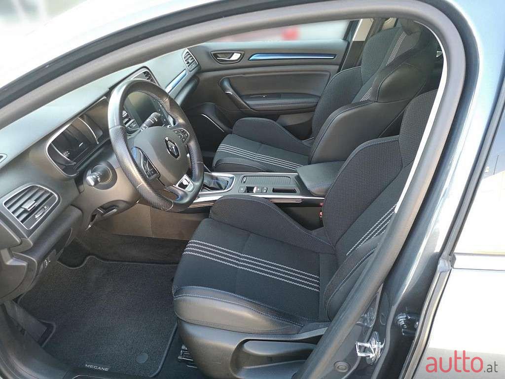 2020' Renault Megane photo #3