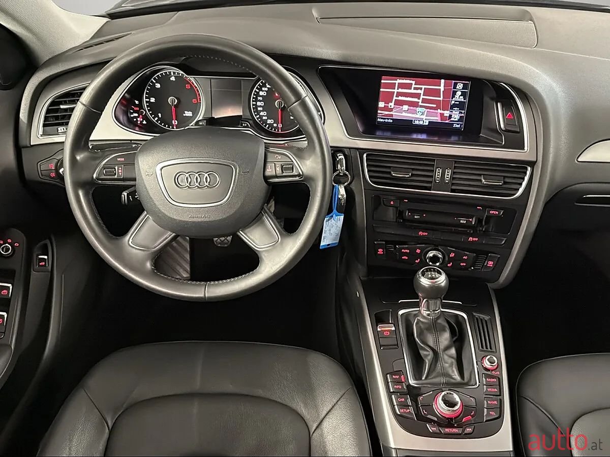 2012' Audi A4 photo #5