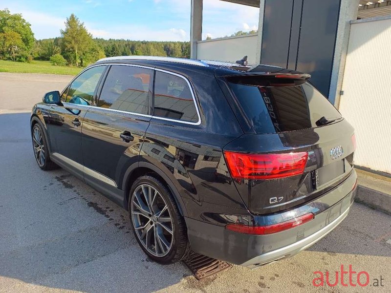 2016' Audi Q7 photo #5