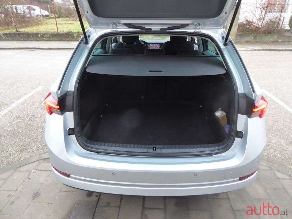 2022' Skoda Octavia photo #4