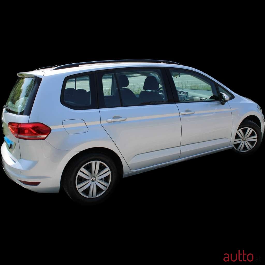 2018' Volkswagen Touran photo #4