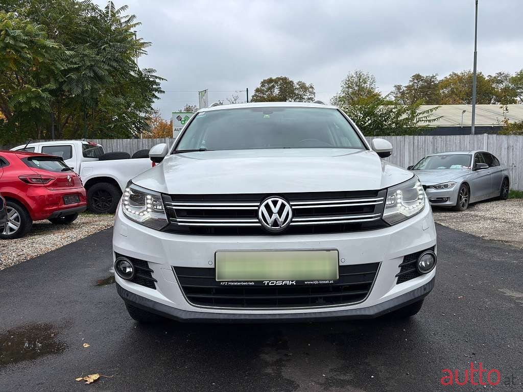 2012' Volkswagen Tiguan photo #1