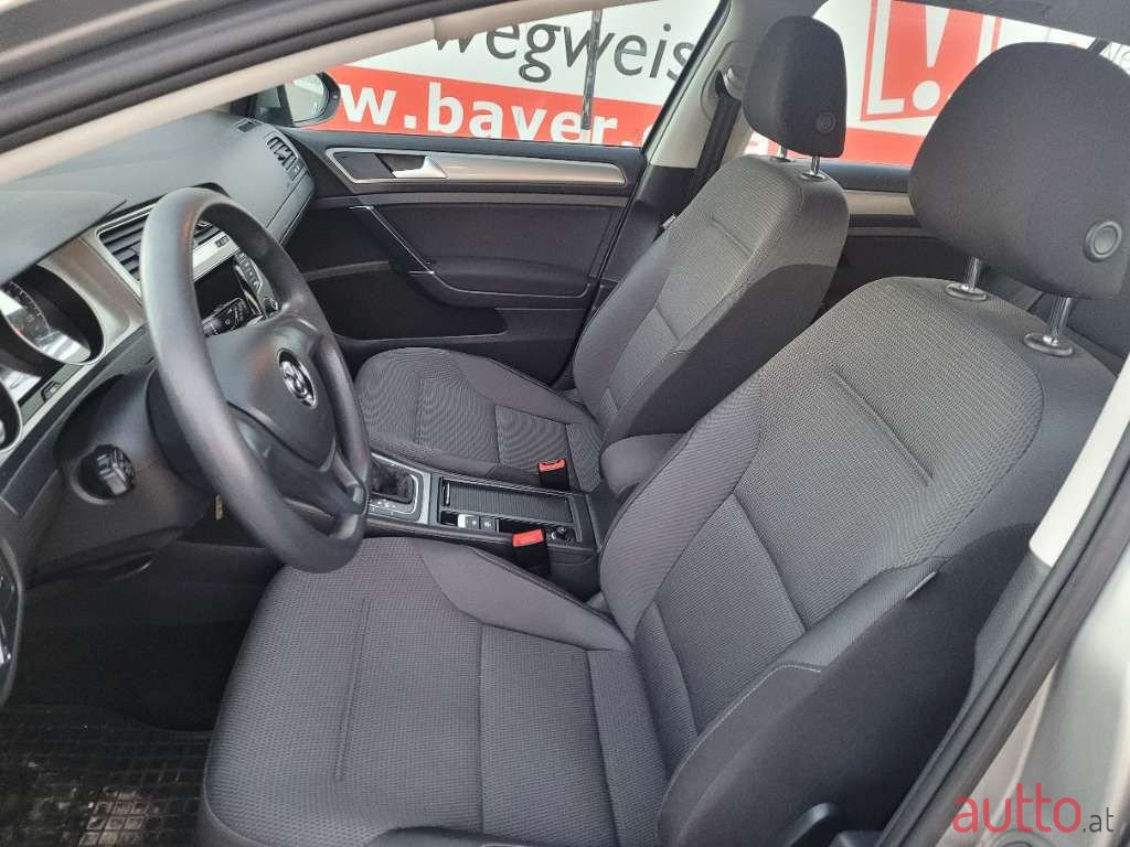 2014' Volkswagen Golf photo #6