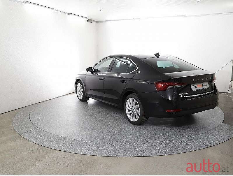 2021' Skoda Octavia photo #3