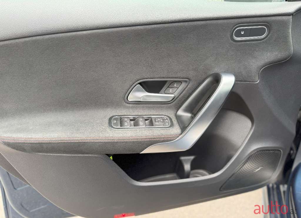 2019' Mercedes-Benz A-Klasse photo #5