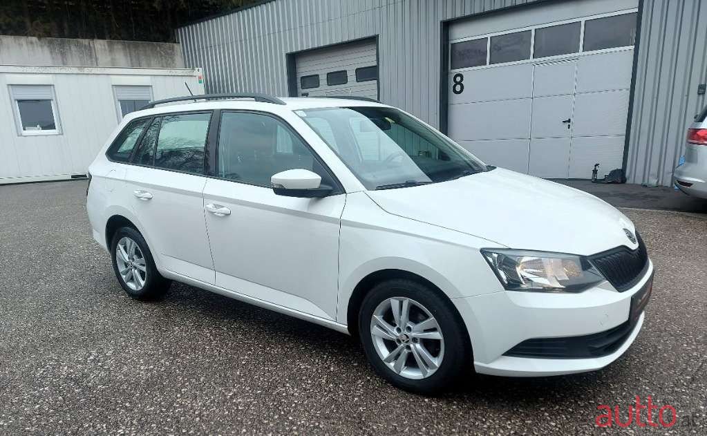 2016' Skoda Fabia photo #1