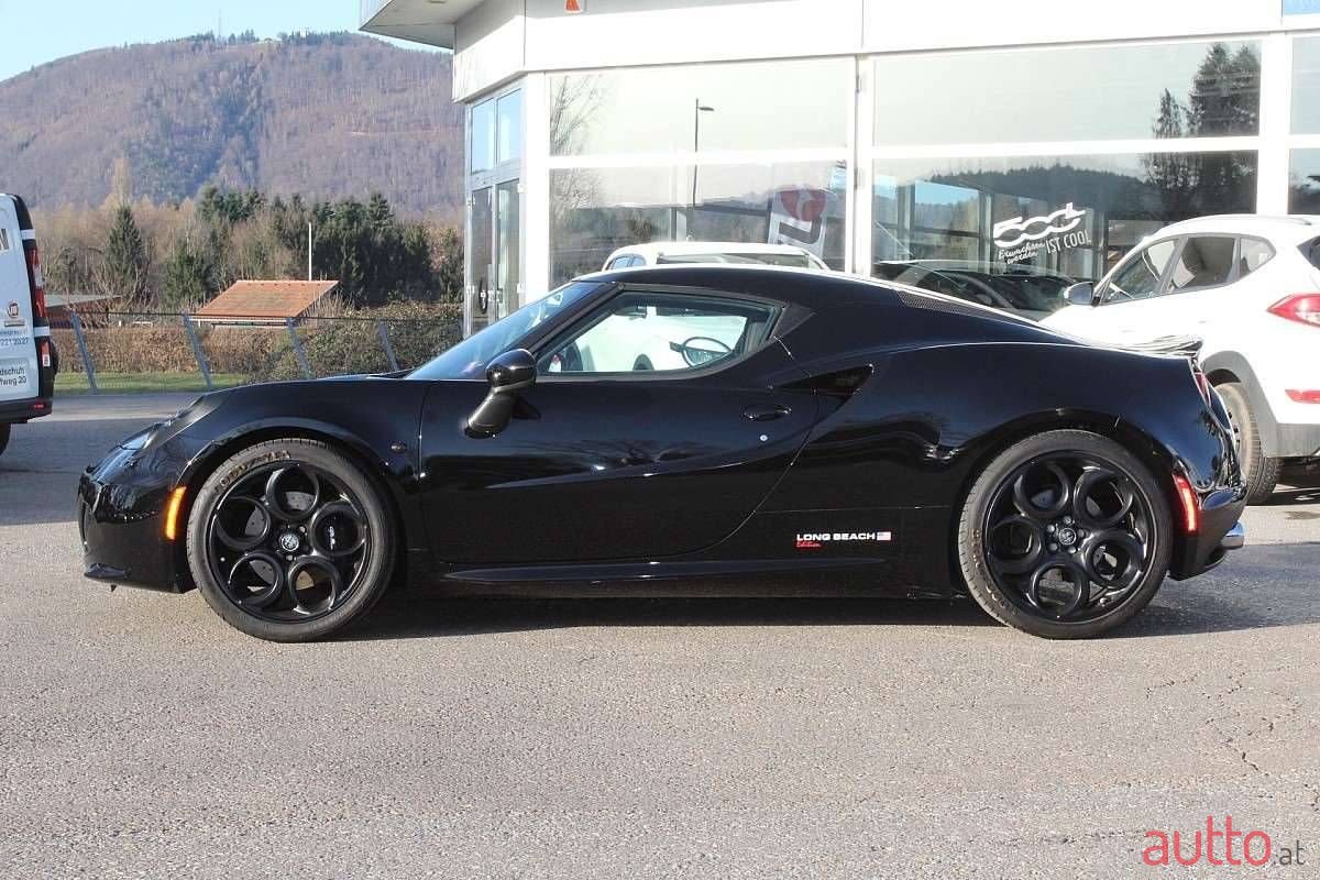 2015' Alfa Romeo 4C photo #4
