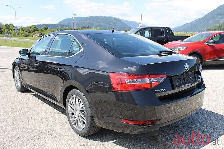 2016' Skoda Superb photo #5