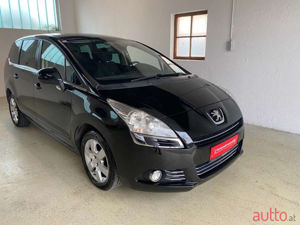 2010' Peugeot 5008 photo #1