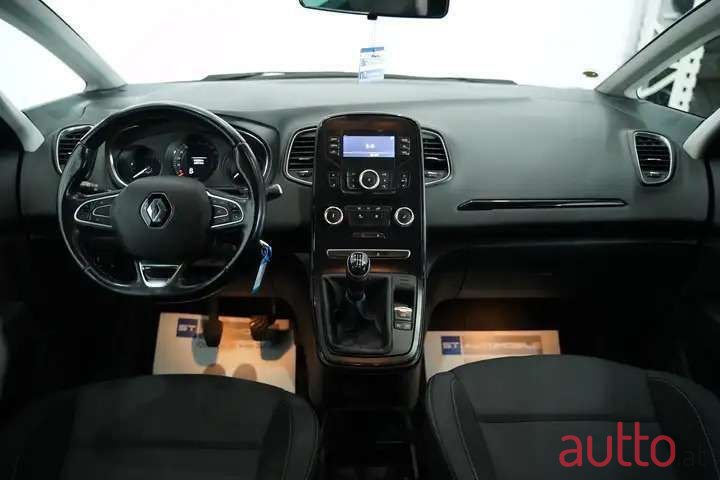 2017' Renault Scenic photo #5