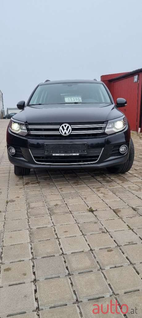 2012' Volkswagen Tiguan photo #1