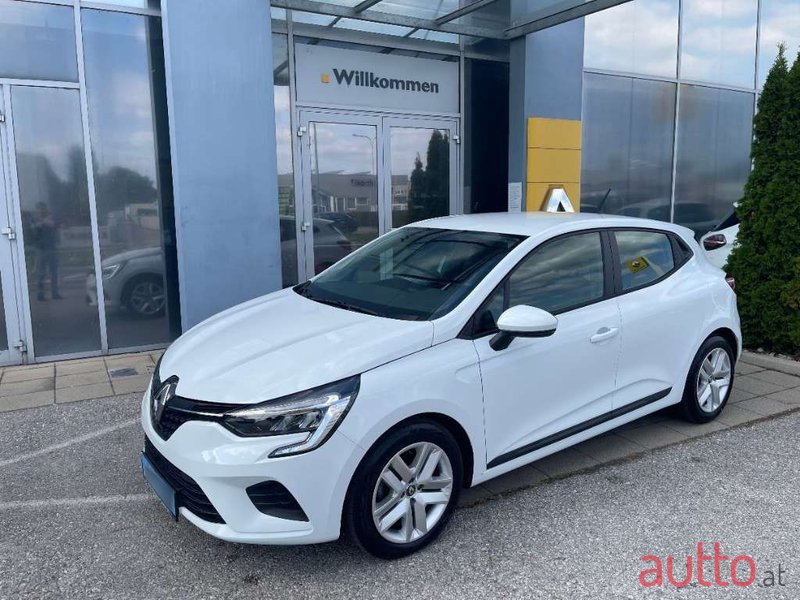 2021' Renault Clio photo #1