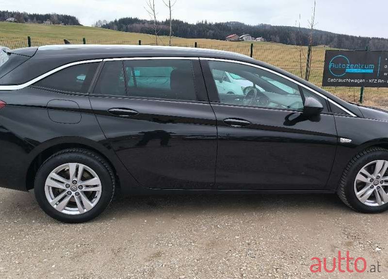 2019' Opel Astra photo #5
