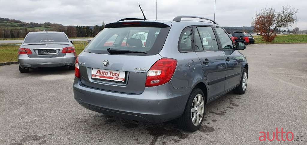 2013' Skoda Fabia photo #4