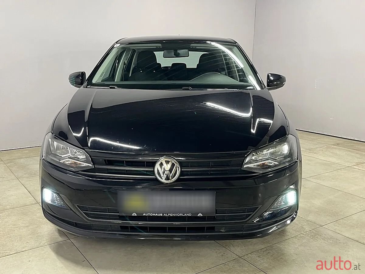 2019' Volkswagen Polo photo #3