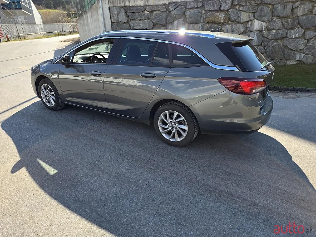 2022' Opel Astra photo #4