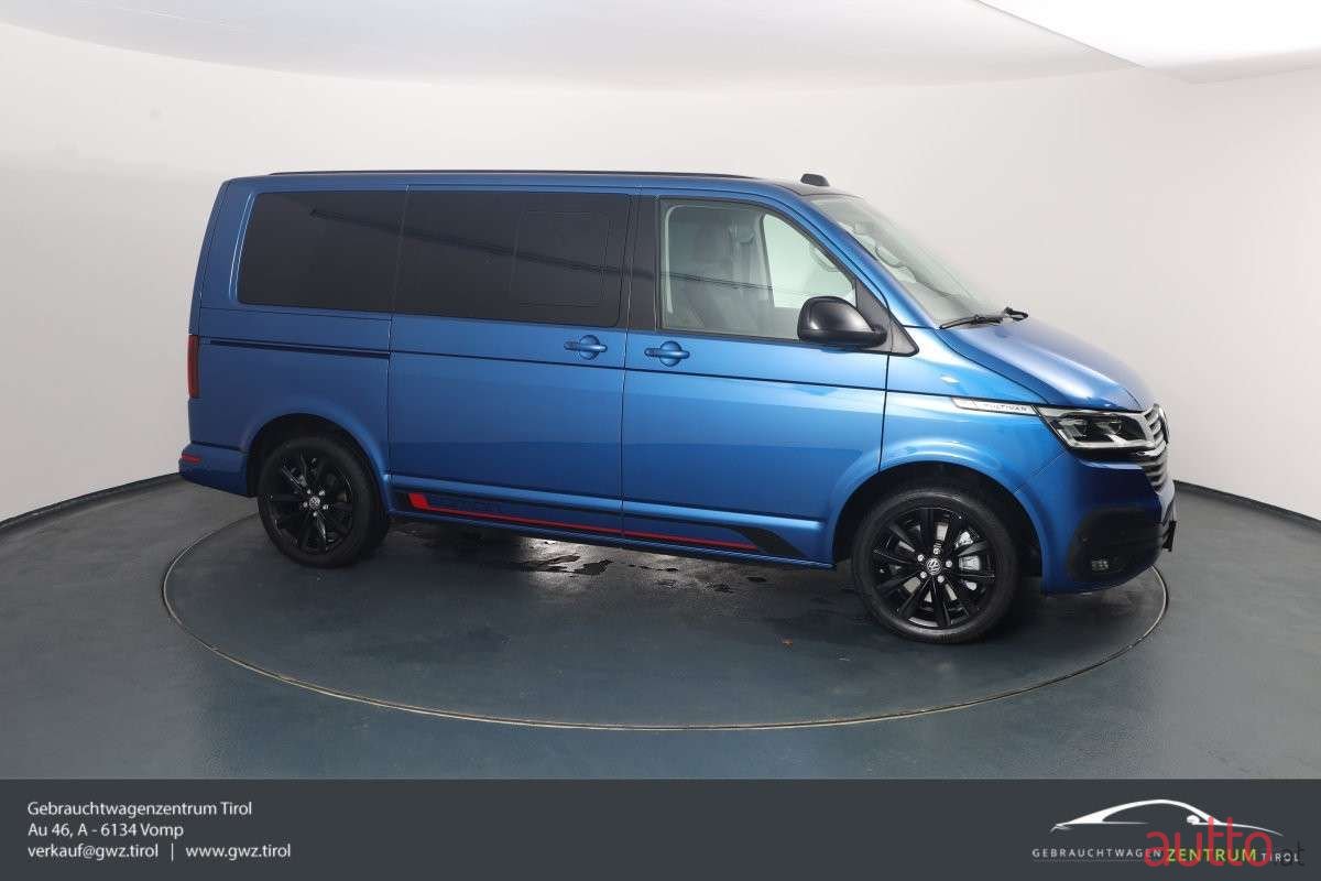 2020' Volkswagen Multivan photo #3