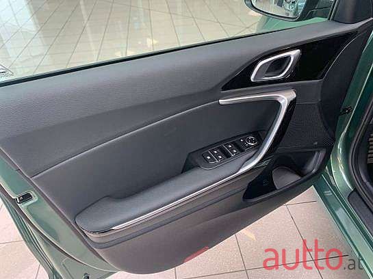 2023' Kia Ceed photo #5