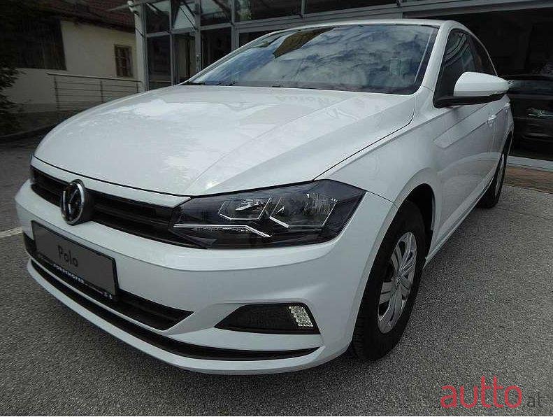 2019' Volkswagen Polo photo #2
