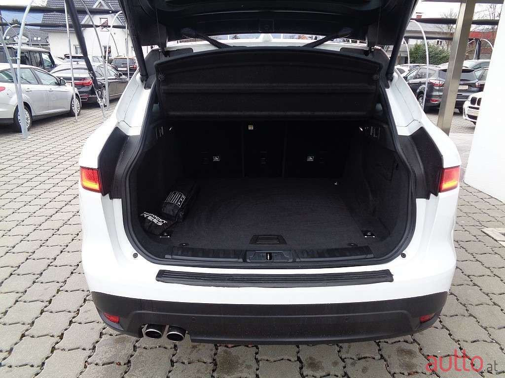 2018' Jaguar F-Pace photo #4