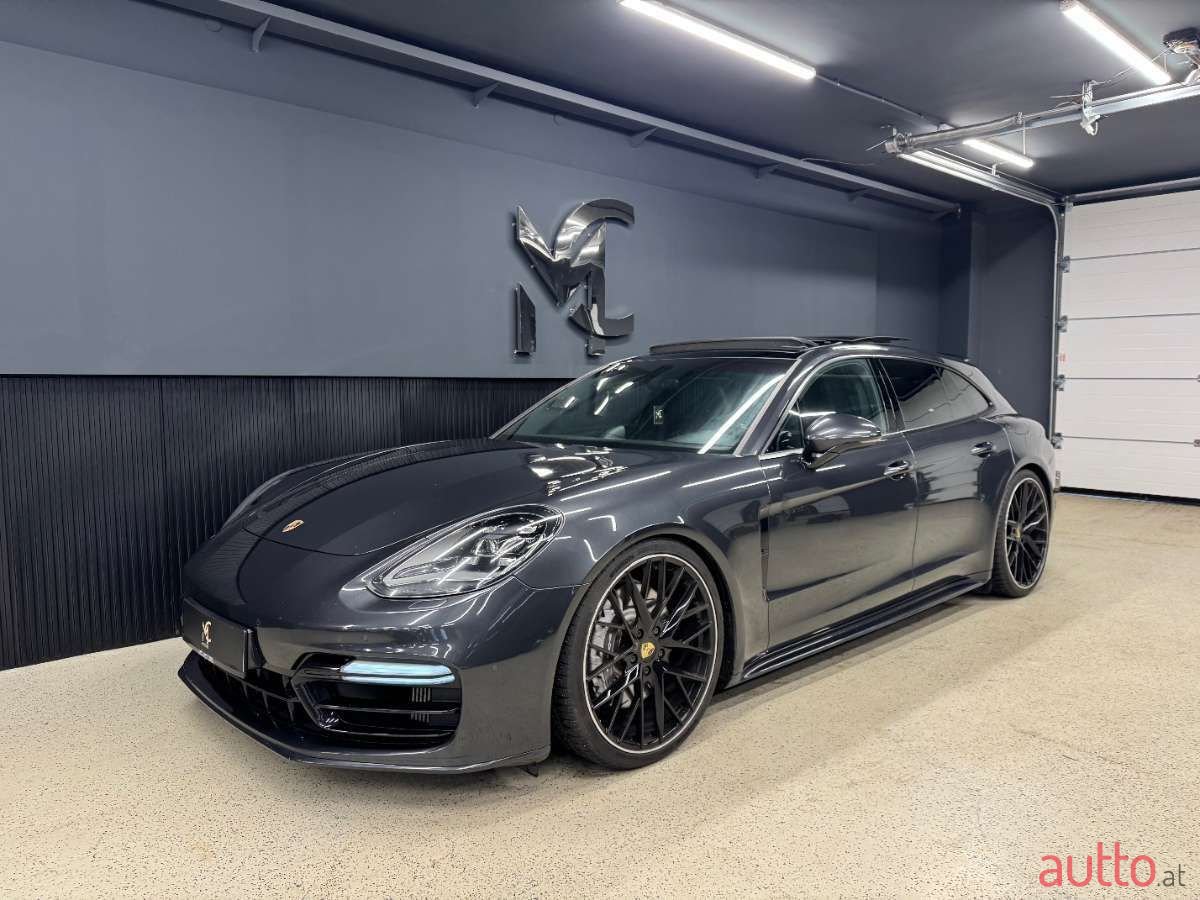 2017' Porsche Panamera photo #2