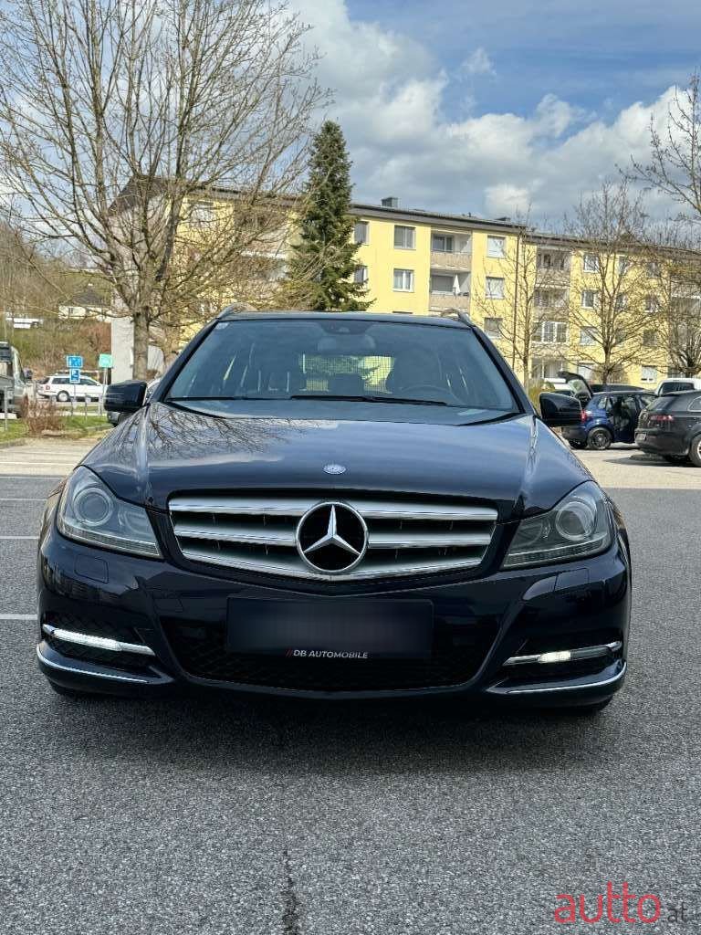 2011' Mercedes-Benz C-Klasse photo #4