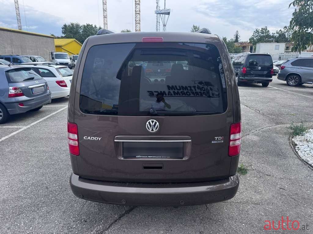 2011' Volkswagen Caddy photo #6