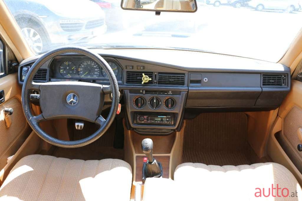 1985' Mercedes-Benz 190 photo #5