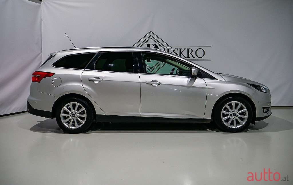 2015' Ford Focus photo #2