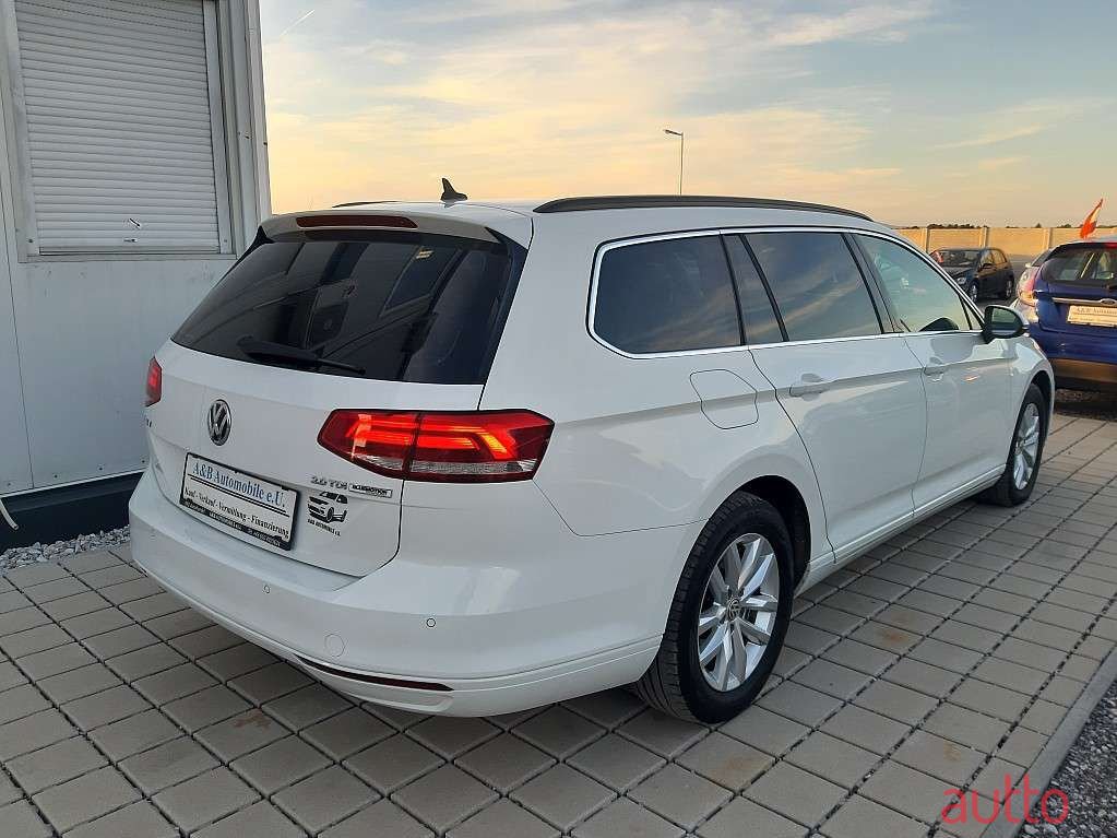 2016' Volkswagen Passat photo #6