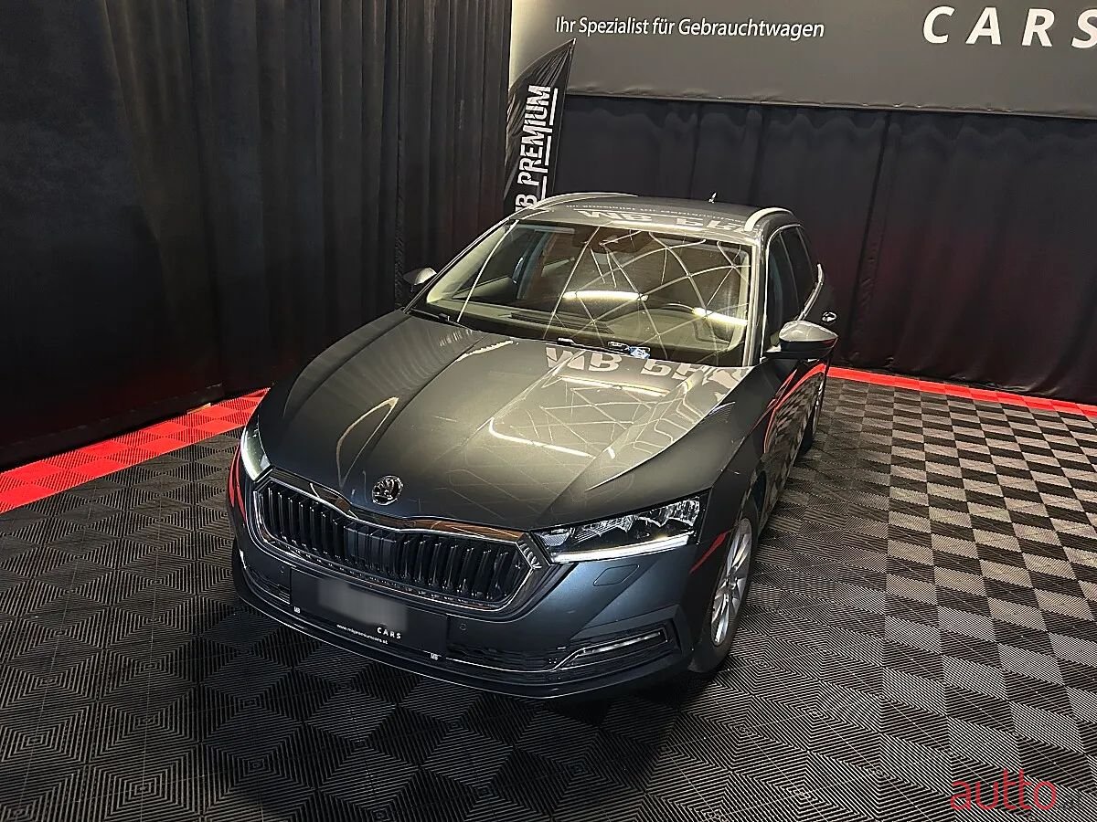 2020' Skoda Octavia photo #3