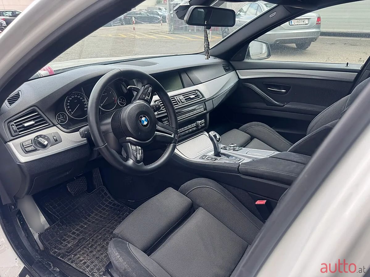 2011' BMW 5Er-Reihe photo #4