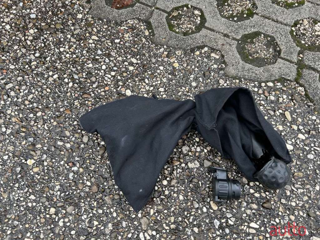 2017' Land Rover Range Rover Evoque photo #2