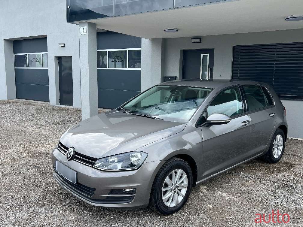 2014' Volkswagen Golf photo #2