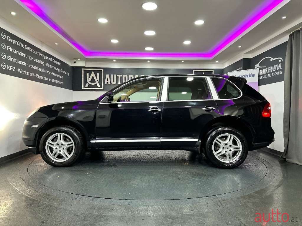 2009' Porsche Cayenne photo #3