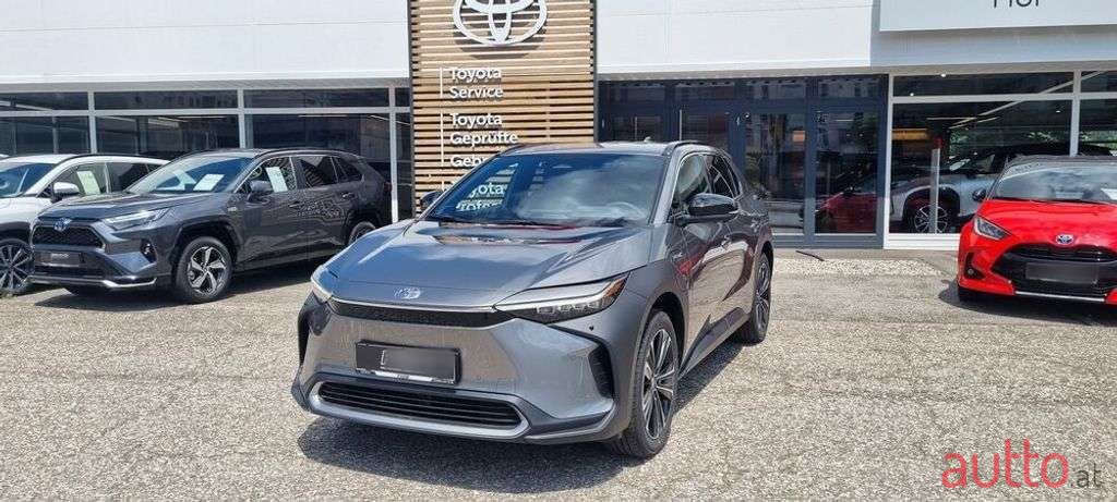 2023' Toyota bZ4X photo #1