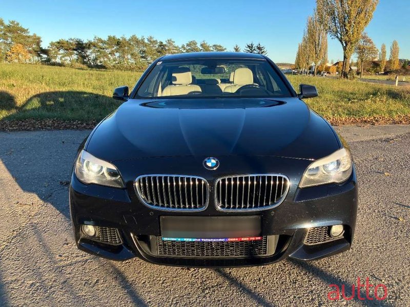 2013' BMW 5Er-Reihe photo #2