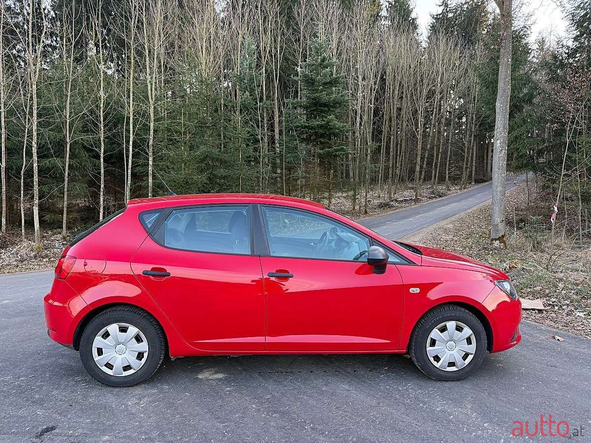 2014' SEAT Ibiza photo #5