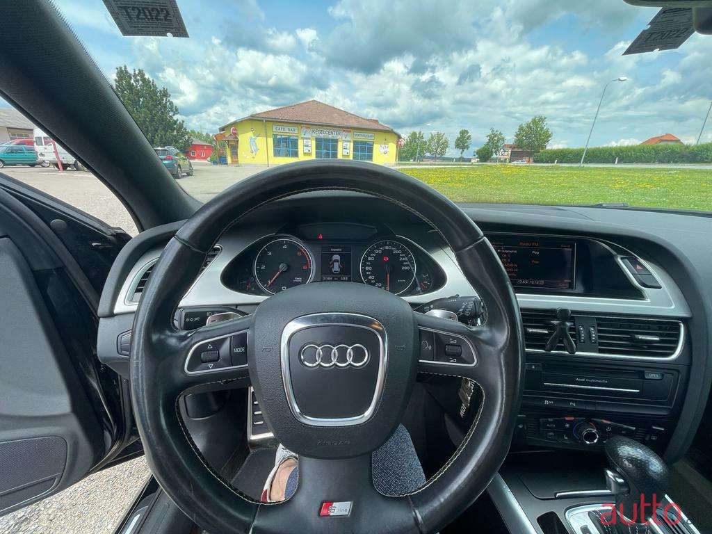 2010' Audi A4 photo #5