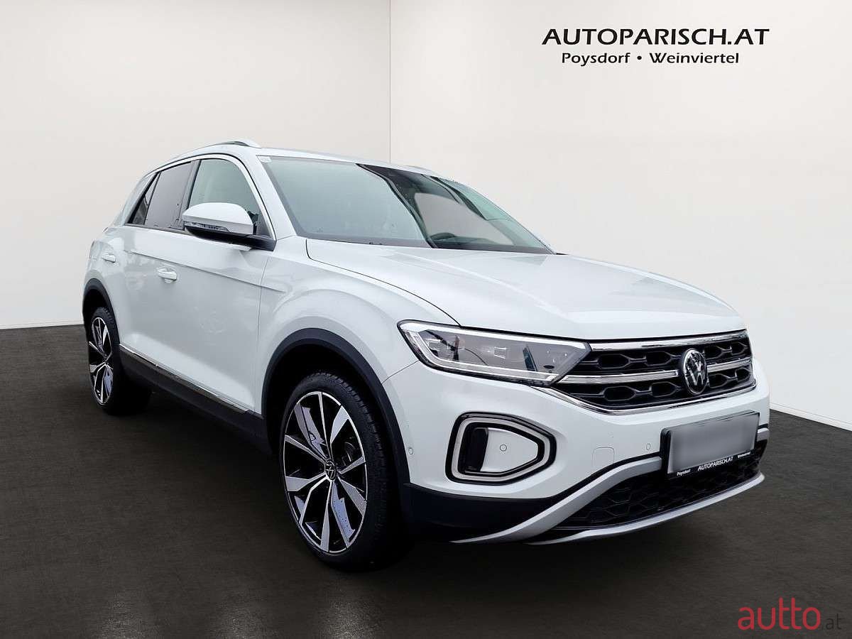 2023' Volkswagen T-Roc photo #6