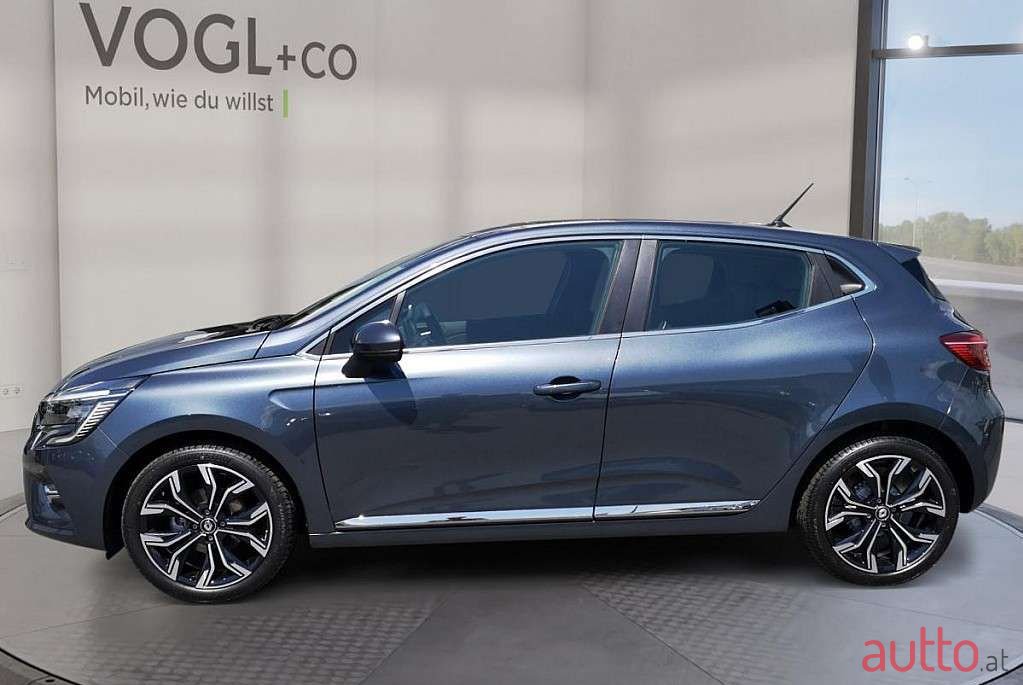 2022' Renault Clio photo #2