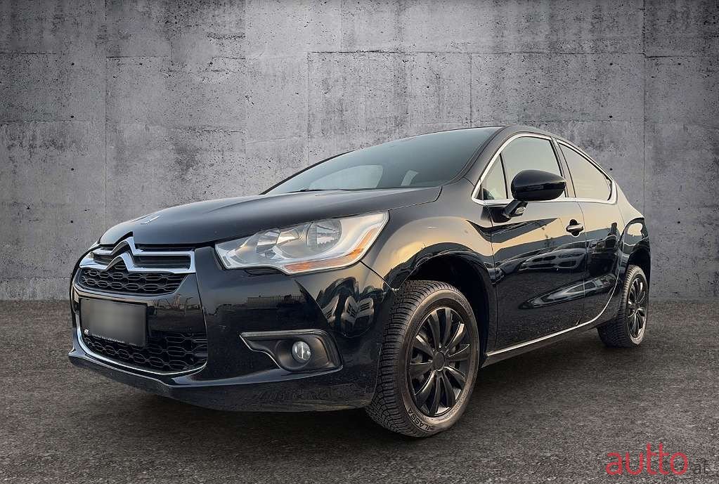 2011' Citroen DS4 photo #2