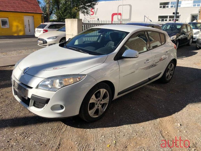 2009' Renault Megane photo #1