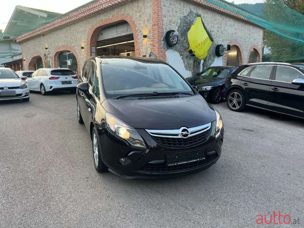 2013' Opel Zafira photo #6